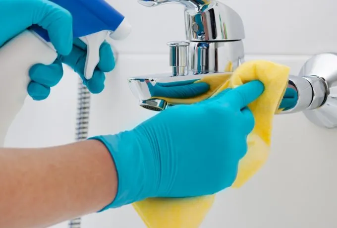 Effektiv rengöring av badrummet